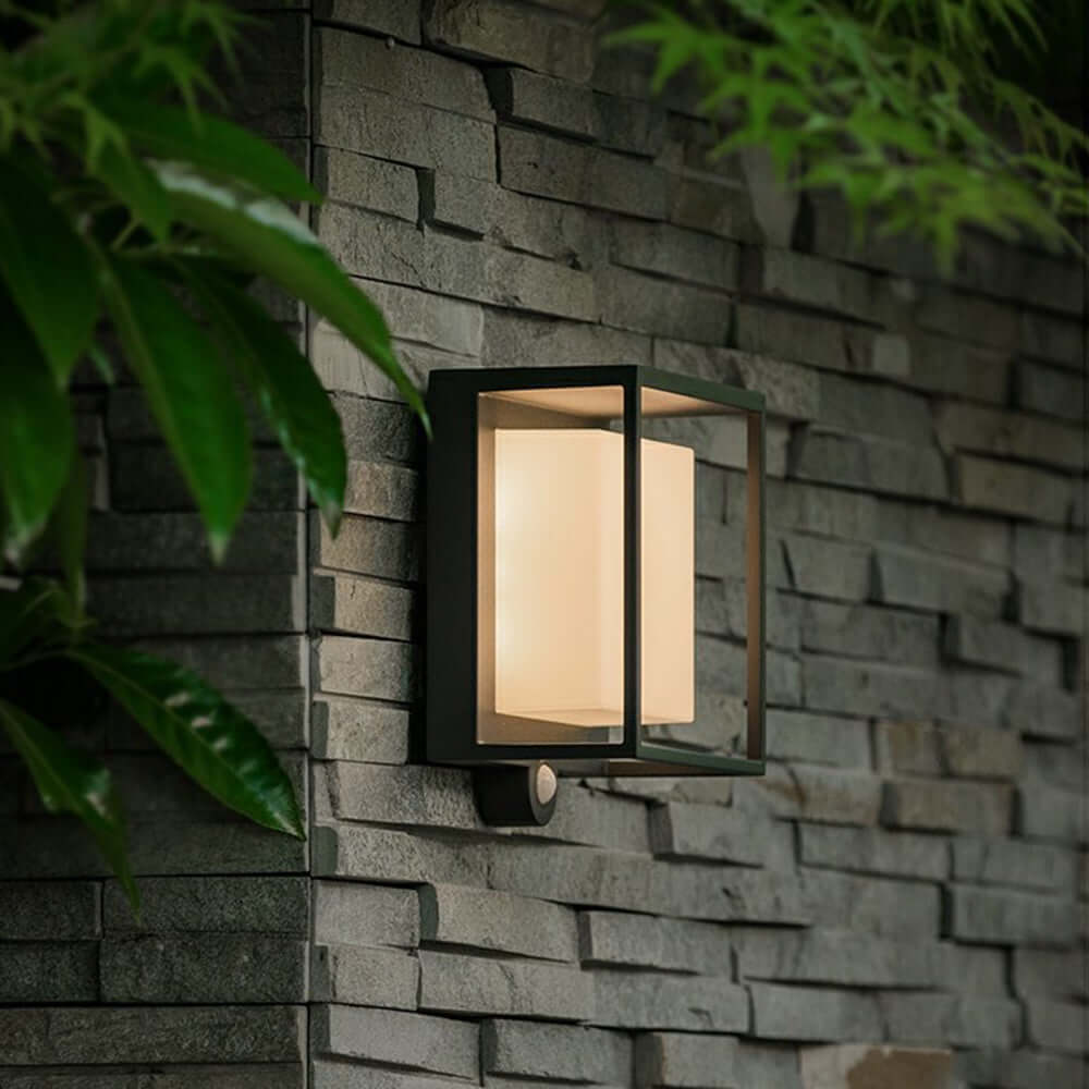 Moderne Buitenwandlamp met Zonne-energie & Sensor