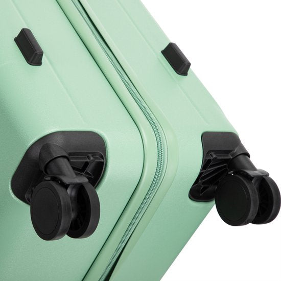 Twee harde reiskoffers met handig laptopvak, soepele zwenkwielen en veilig TSA slot. Ideaal voor elke reis.