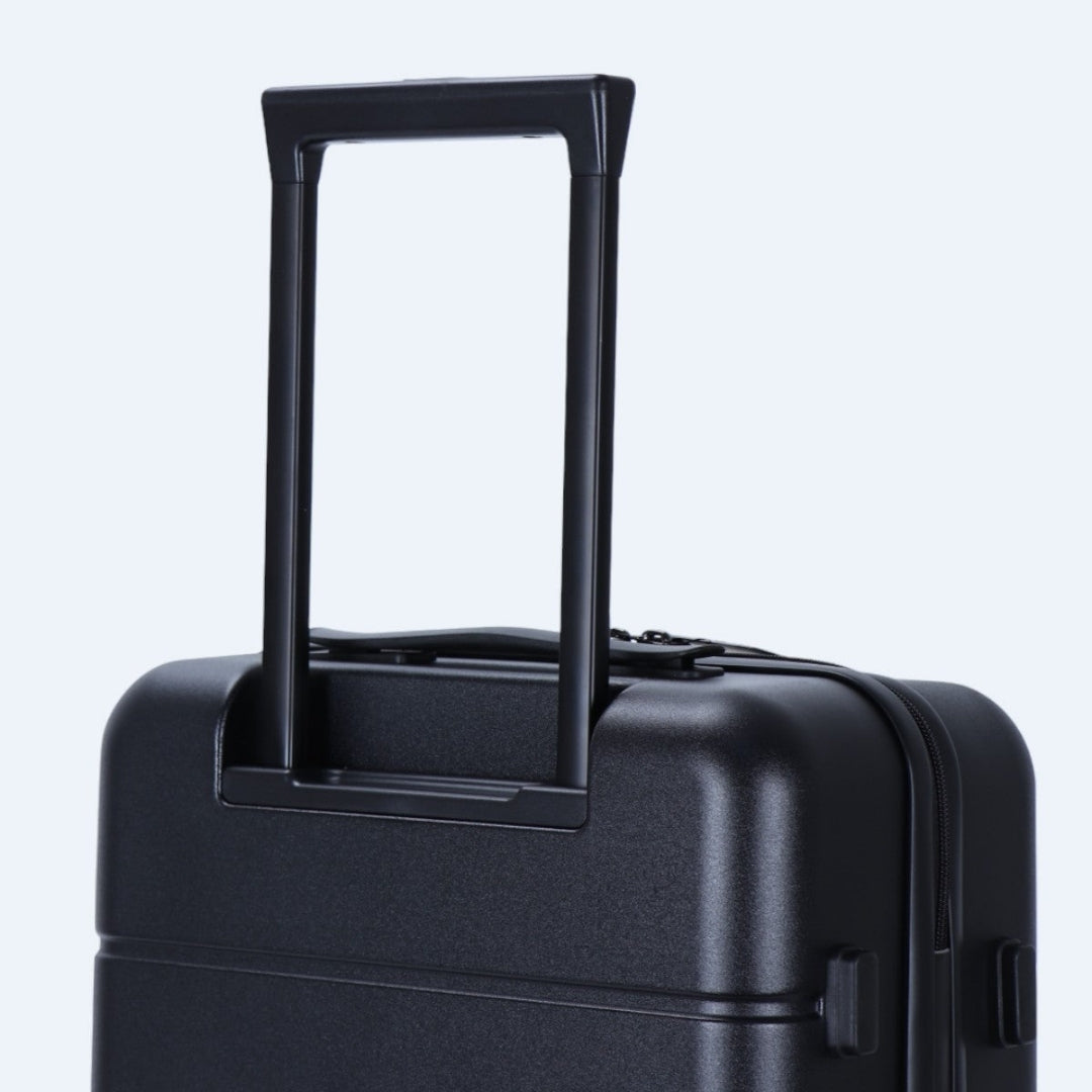 Robuuste hardcase bagageset van 3 trolleys, perfect voor gezinsvakanties.