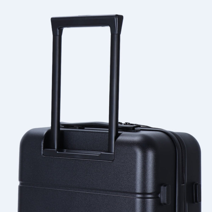 Robuuste hardcase bagageset van 3 trolleys, perfect voor gezinsvakanties.