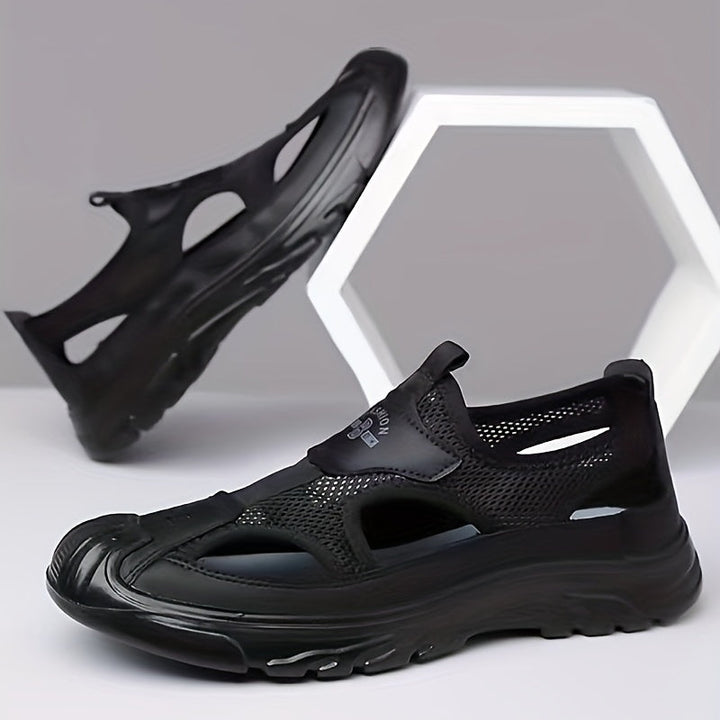 "Ademende lichte heren sandalen met PU zool en sportief ontwerp, zijaanzicht. Perfect voor zomeractiviteiten."