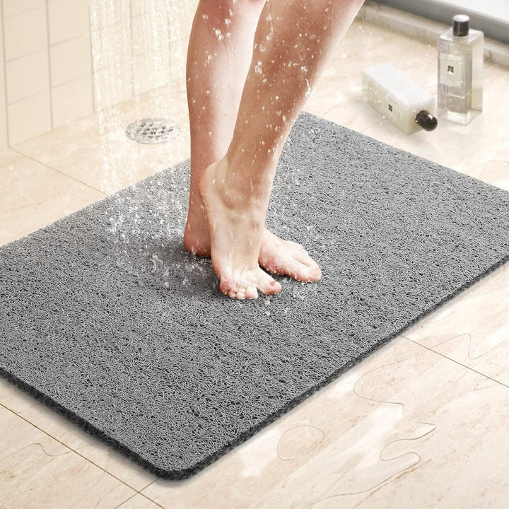 Antislip douchemat grijs, snel-drogend en hygiënisch, voor veilige en comfortabele badkamer.