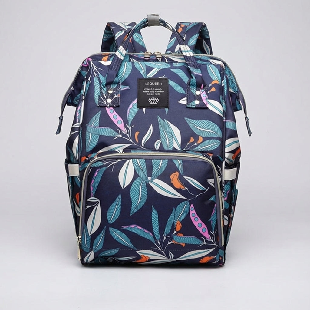 Praktische Babyluxe luiertas gevuld met luiers, fles en doekjes. De complete organizer voor onderweg, een must-have babytas.