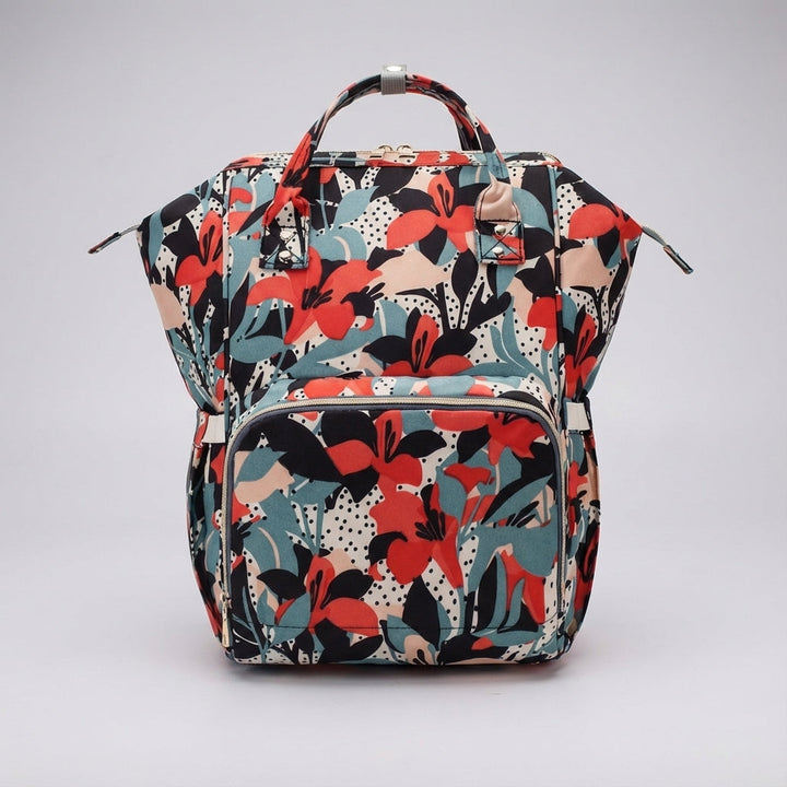 Zijaanzicht van de ruime Babyluxe luiertas. Een diepe babytas en praktische organizer voor al je babybenodigdheden.