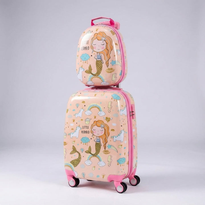 Detail van de TinyTrek kinderkoffer en rugzak; ruime kind bagage met avontuurlijk en kleurrijk design.