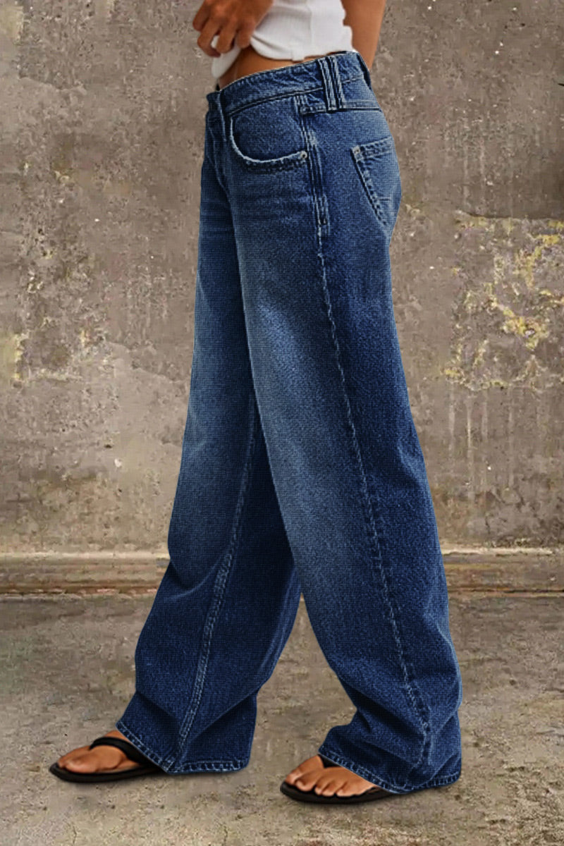 Modebewuste wijde pijp jeans voor dames, lage taille, donkerblauw. Stijlvol en veelzijdig.