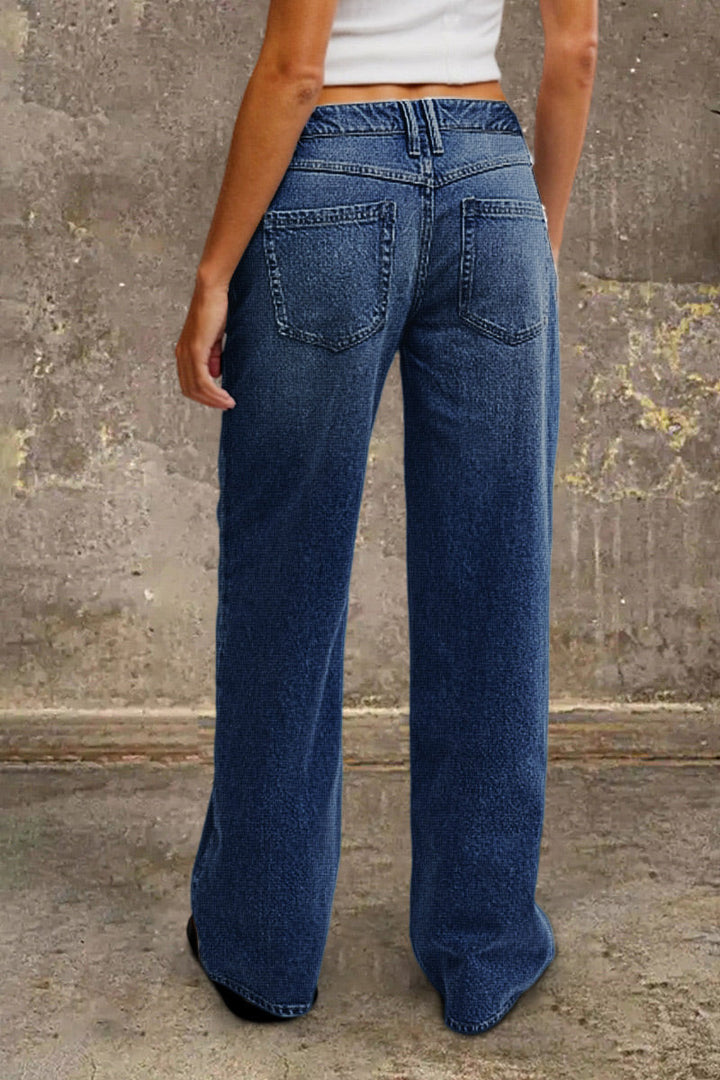 Blauwe dames jeans met lage taille en wijde pijp. Comfortabel, casual en trendy.