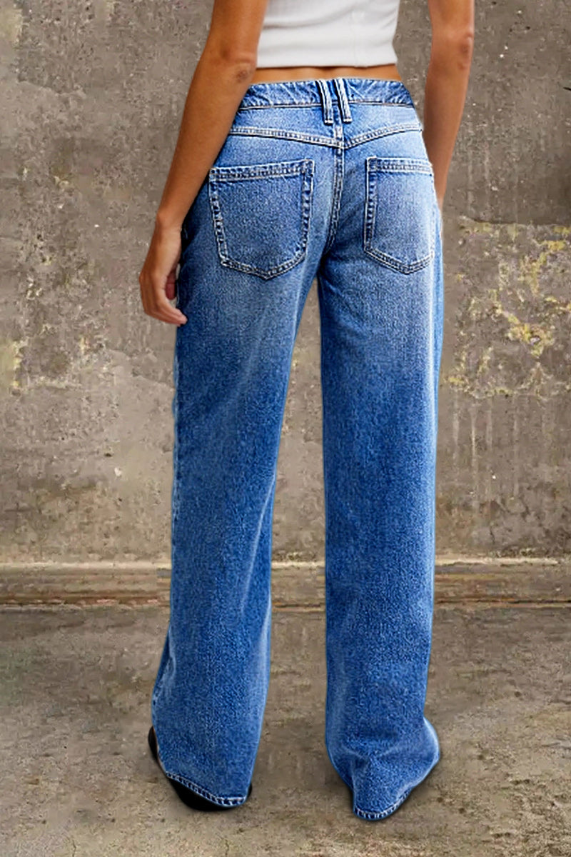Casual blauwe dames jeans met wijde pijp en lage taille. Perfect voor een relaxte look.