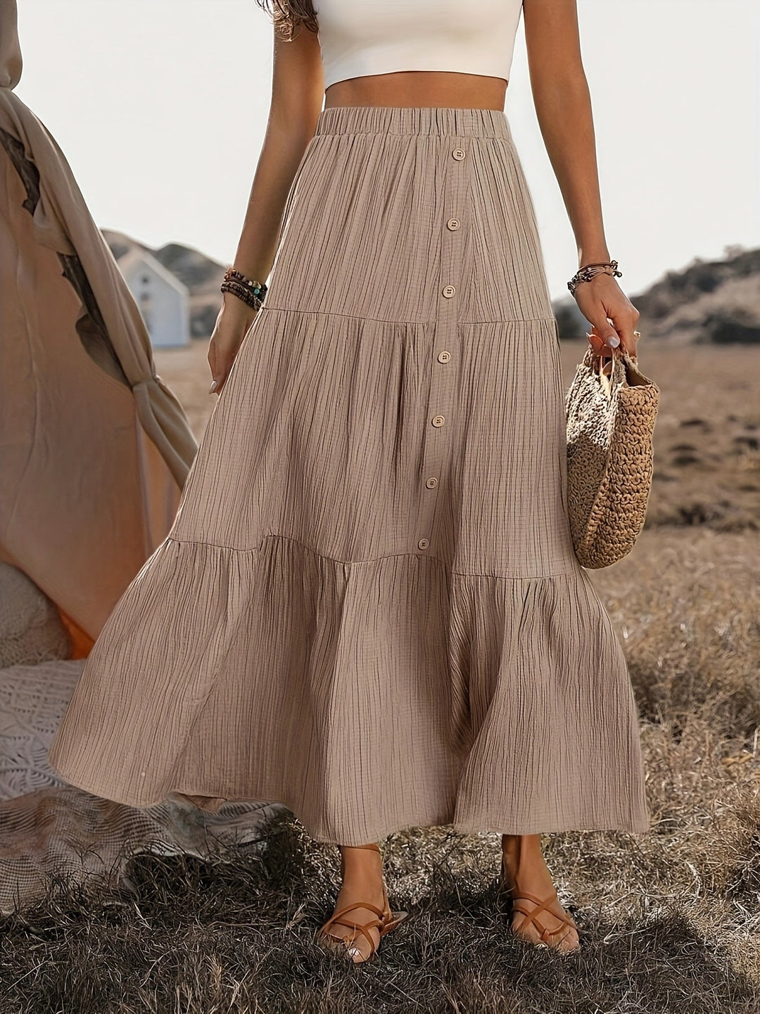 Stijlvolle dames bohemian maxi rok, luchtig en comfortabel met speelse volantlagen voor de zomer.
