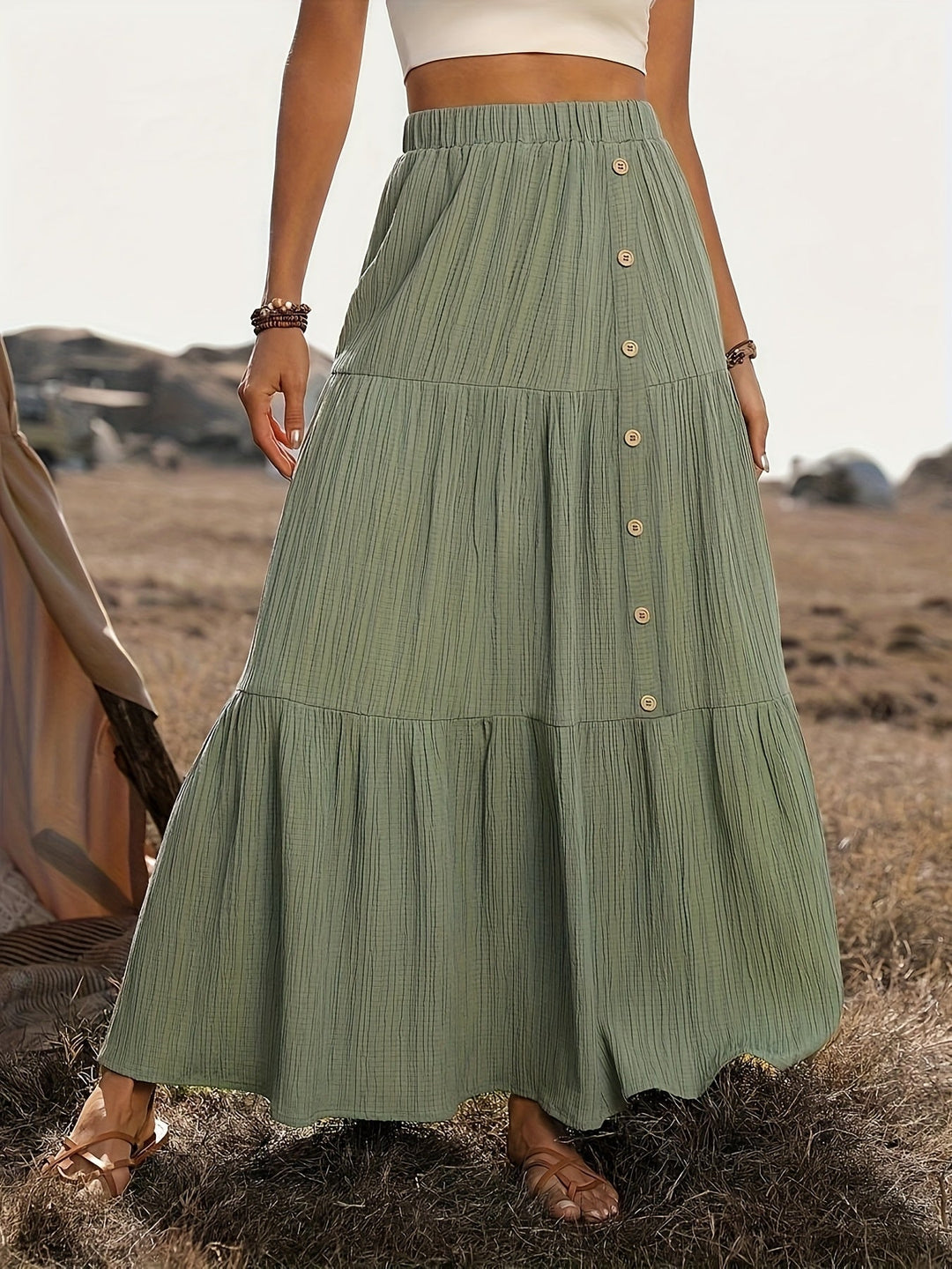 Luchtige dames bohemian rok met volantlagen, ideaal voor warme dagen en een relaxte, stijlvolle uitstraling.