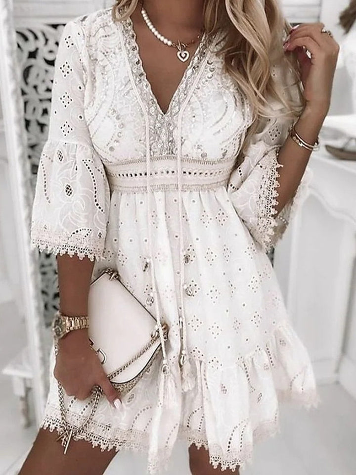 Casual dames zomerjurk met bohemian stijl en luchtige pasvorm. Comfortabel en veelzijdig voor strand of relaxte uitjes.