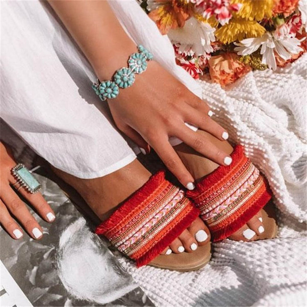 Modieuze dames zomersandalen, comfortabele boho-chic pantoffels met verfijnde kralen en stijlvolle details.