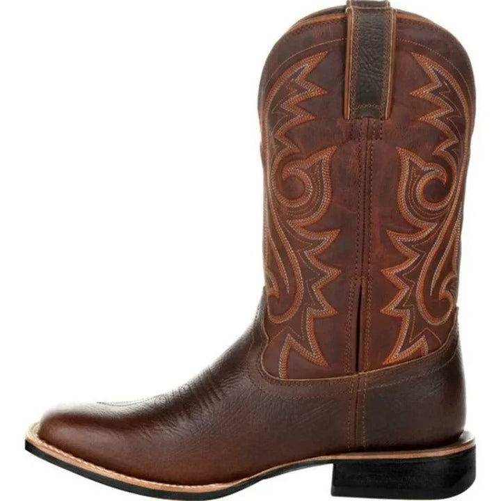 "Bruine leren cowboylaarzen heren, westernstijl, mid-kuit, vierkante teen, totempatroon, duurzame PU constructie."