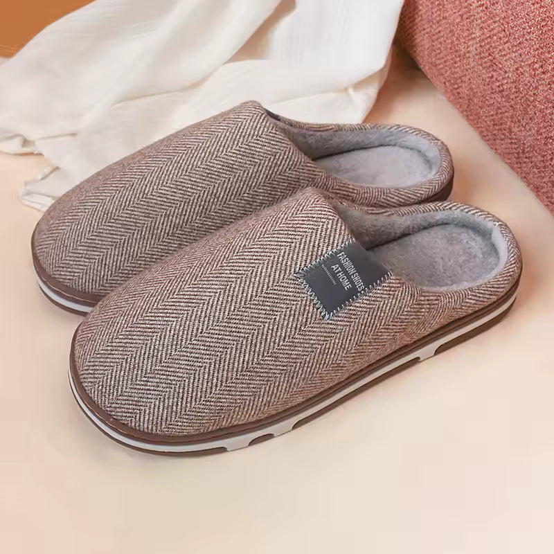 Zachte unisex pantoffels met stevige zool voor extra grip, warme voering en ultiem comfort, perfect als huispantoffels.