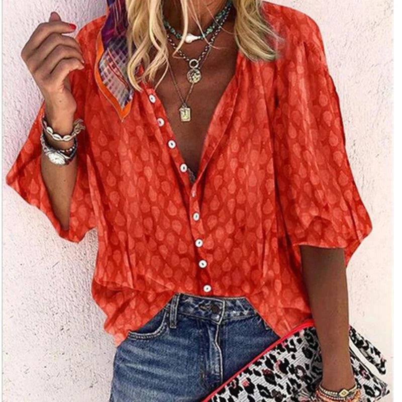 Veelzijdige dames blouse met designer look. Deze moderne top combineert moeiteloze elegantie met dagelijkse draagbaarheid.