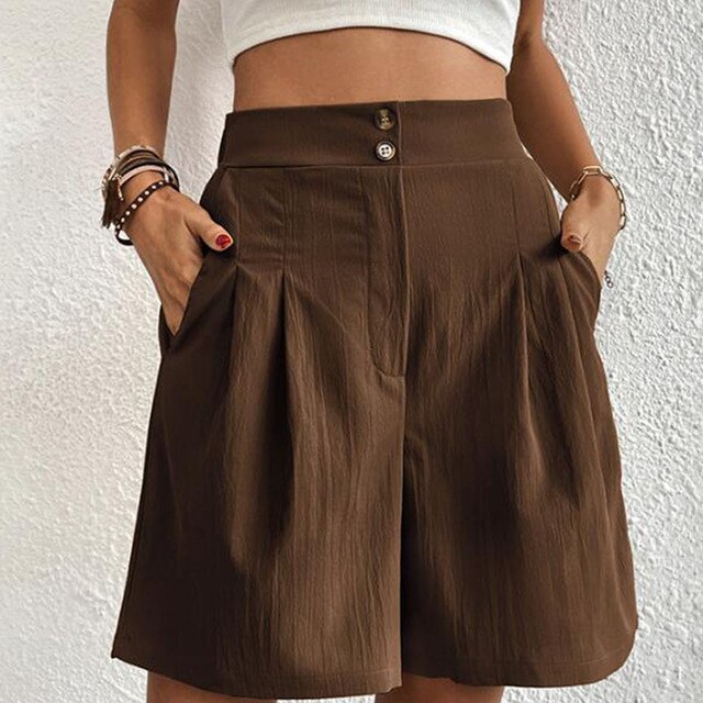 "Chique dames shorts met zilveren dubbele knopen, hoge taille, ideaal voor zomer, veelzijdig en comfortabel voor elke outfit.