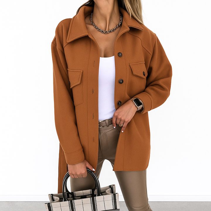 Getailleerde damesjas, accentueert figuur, voor een stijlvolle en elegante look. Ideaal als outerwear.