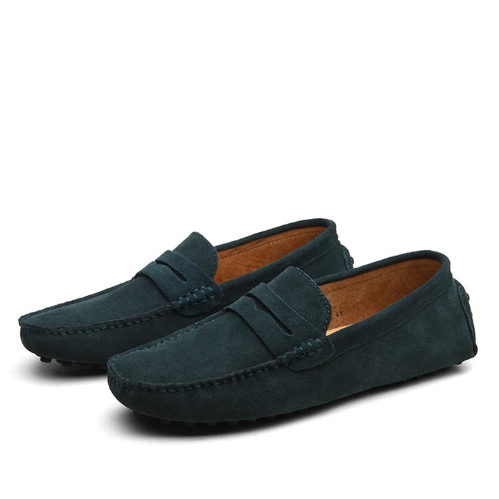 Chique heren instappers met decoratieve gesp, een elegant detail. Stijlvolle en comfortabele loafers.