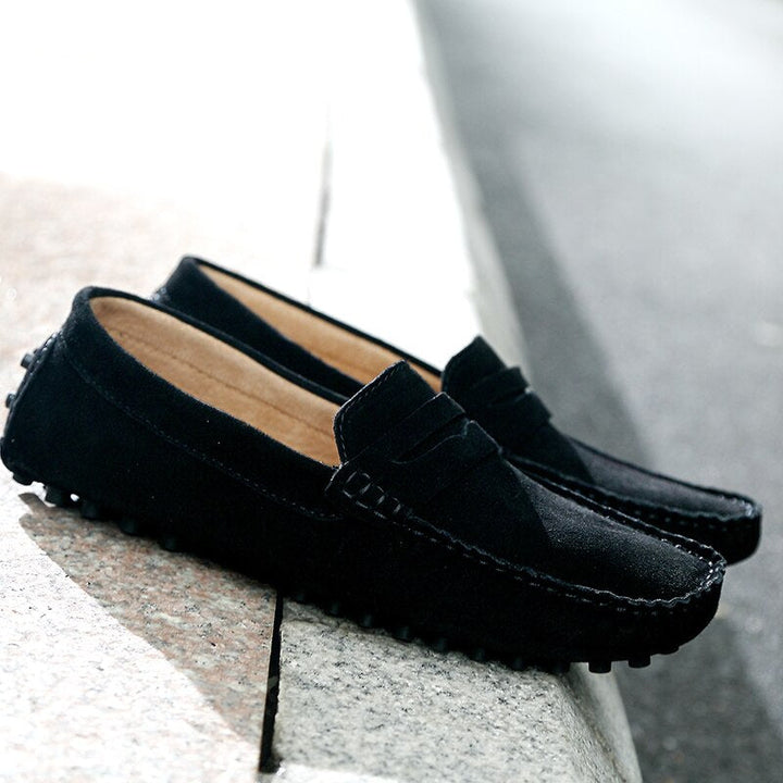 Moderne comfortabele heren instappers met zachte zool. Ideale chique schoenen voor dagelijks gebruik.