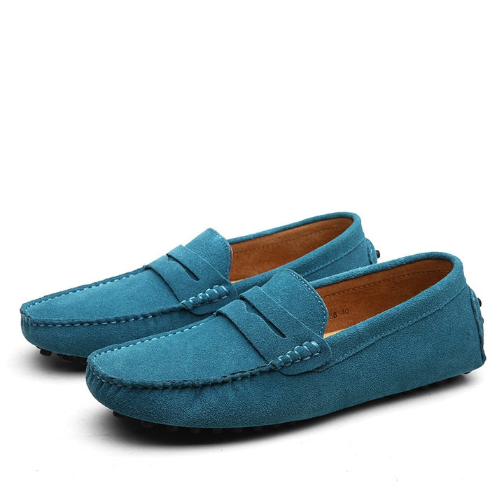 Stijlvolle heren loafers gecombineerd met een casual zomeroutfit. Comfortabele en modieuze instappers.
