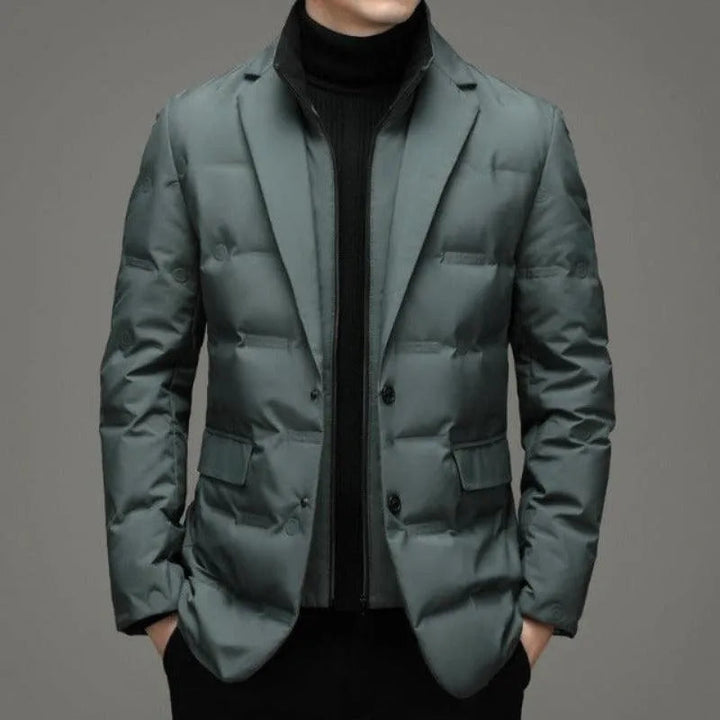 Stijlvolle herenjas, perfect voor zowel zakelijke afspraken als casual gelegenheden. Comfortabele, moderne snit.