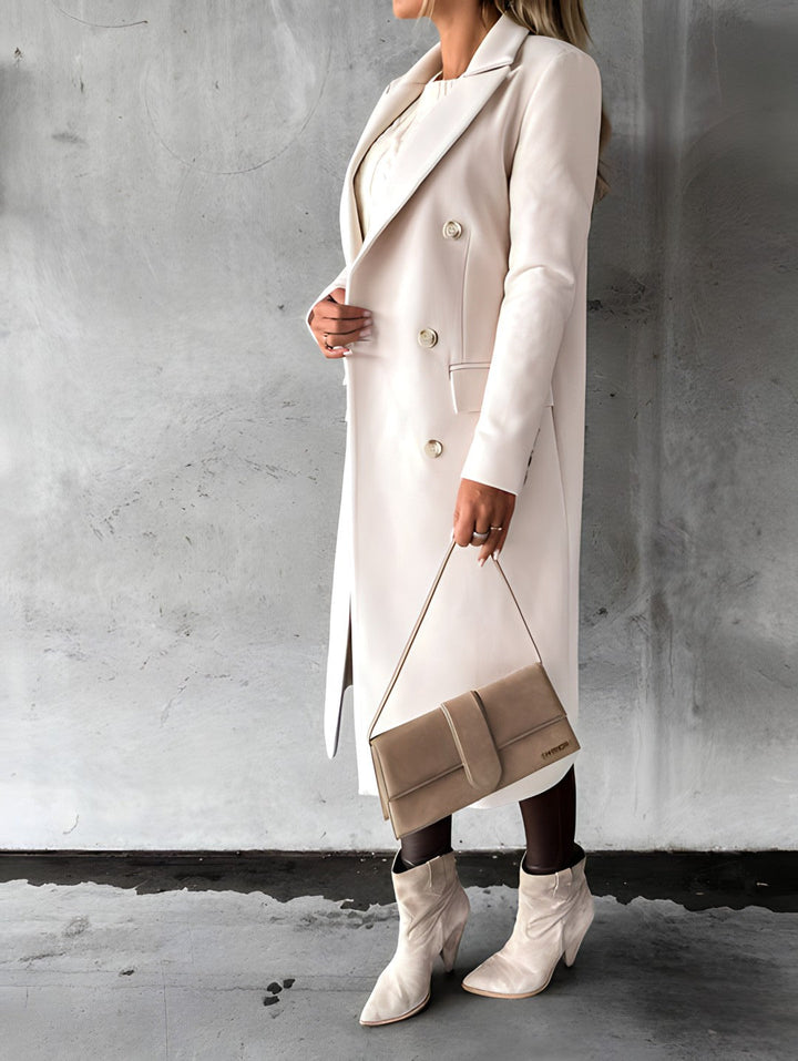 Tijdloze chique dames mantel, veelzijdige lange winterjas voor elke gelegenheid. Elegante mode.