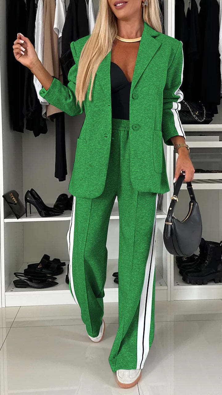 Relaxed fit gebreid dames pak, tweedelig voor ultiem comfort in herfst/winter. Stijlvolle loungewear set.