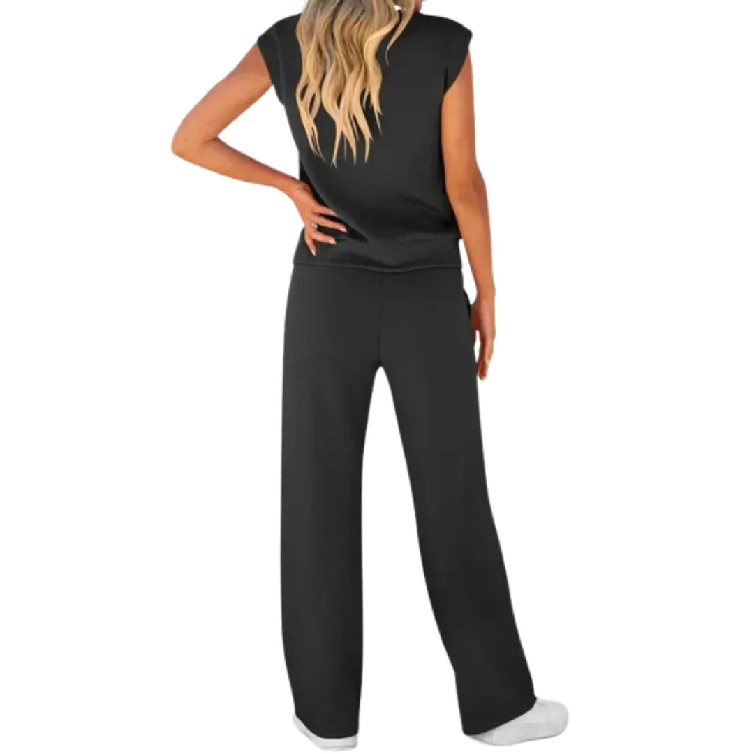 Elegante dames loungewear set: mouwloze top en wijde broek in een comfortabele oversized pasvorm. Zomer klaar.