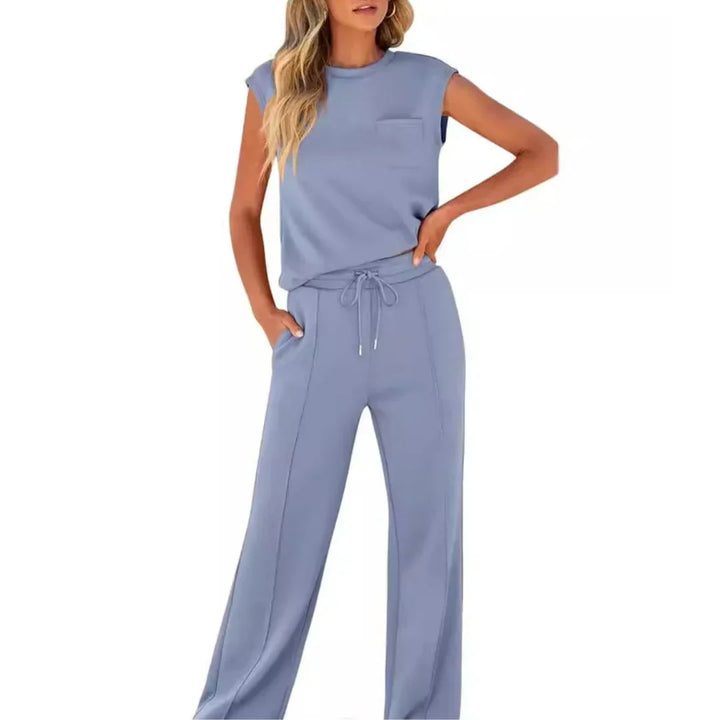 Stijlvolle casual dames set: mouwloze top en wijde broek. Ideaal voor vrijetijdskleding en thuis outfits.