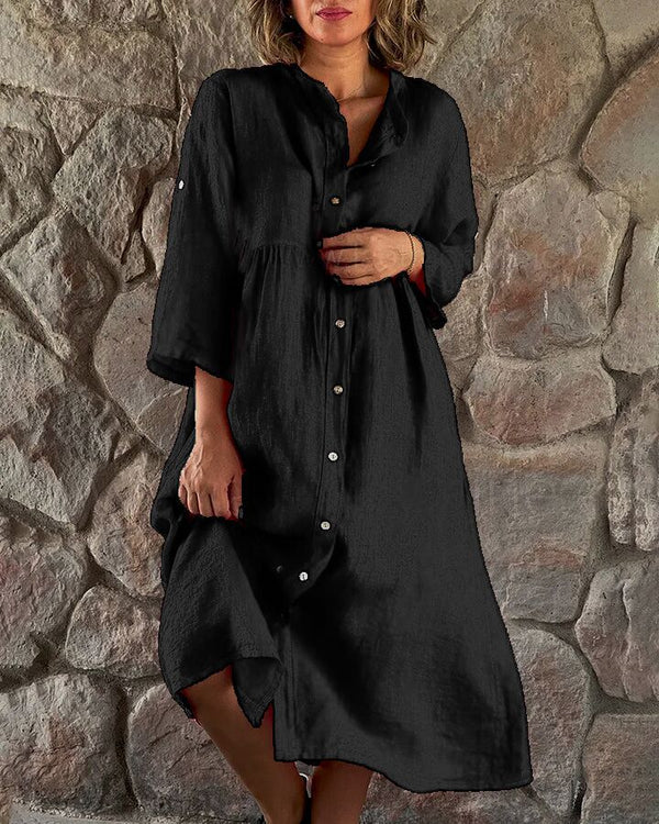 Comfortabele dames overhemdjurk, midi lengte, ideaal voor de zomer. Losvallend en casual.