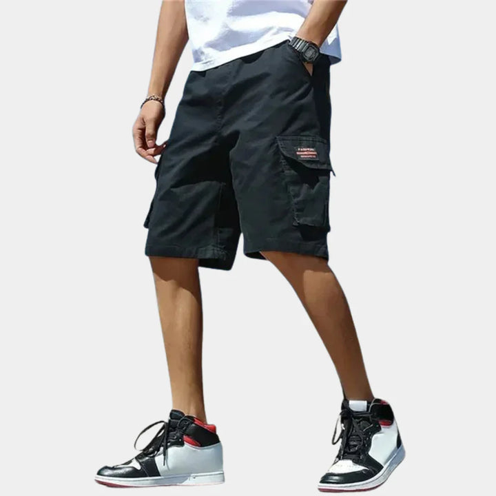 Praktische heren cargo shorts, ideaal voor outdoor activiteiten of als casual zomerbroek met veel opbergruimte.