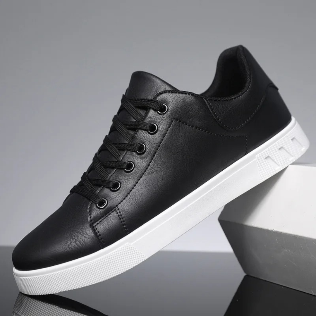 Moderne heren sneakers met vetersluiting, bieden comfort en stijl. Ideale casual schoenen voor elke dag.