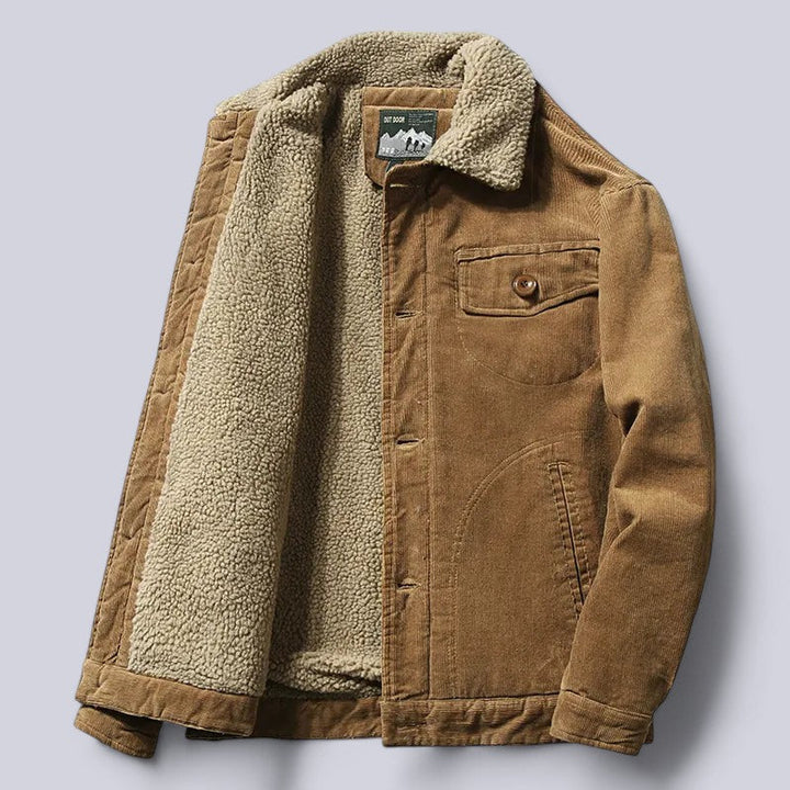 Comfortabele herenjas, winddicht en warm, perfect voor mid-season. Stijlvol en praktisch met ruime zakken.