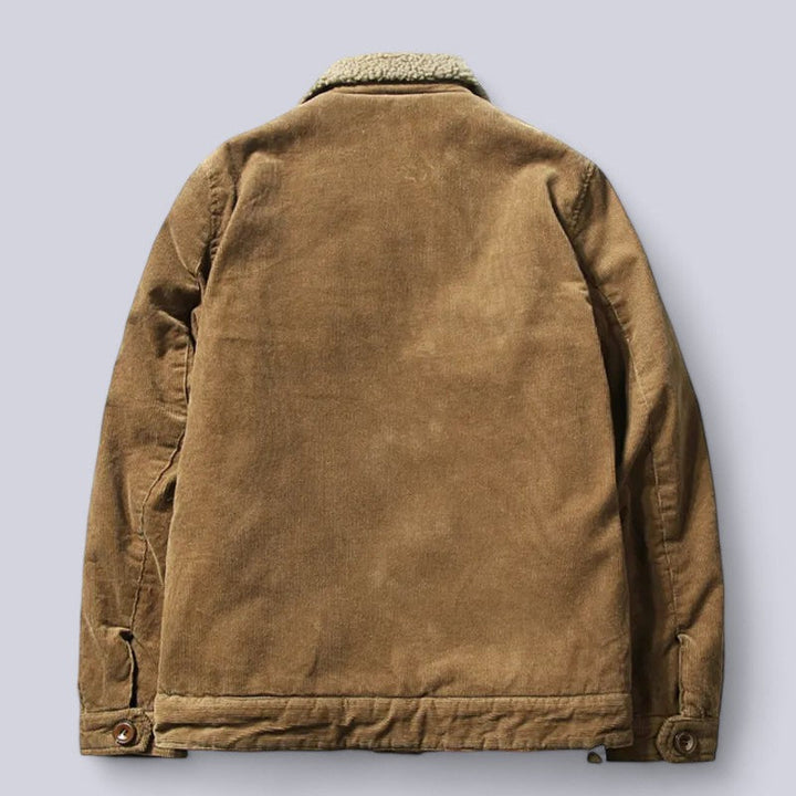 Stijlvolle heren herfstjas met diepe zakken, ideaal als mid-season buitenkleding. Praktisch en casual.