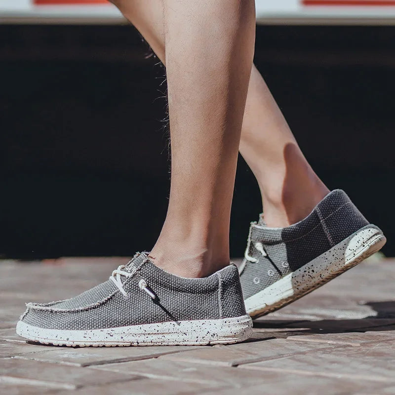 Nette heren instappers met ergonomische steun. Comfortabele slip-on loafers, perfect voor casual moderne mannenmode.