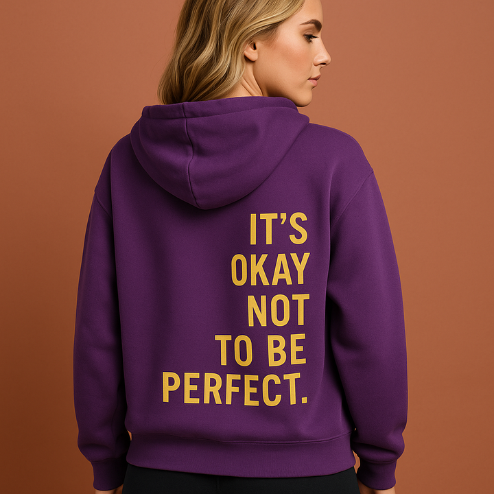 Zijaanzicht van een trendy lange hoodie voor dames, comfortabel en modieus voor elk seizoen.
