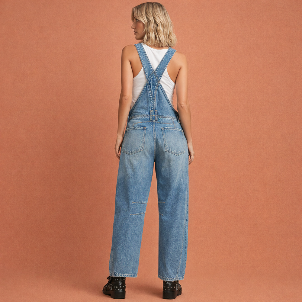 Modieuze lichtblauwe dames jumpsuit (tuinbroek) met verstelbare banden, ideaal voor casual lente/zomer mode.
