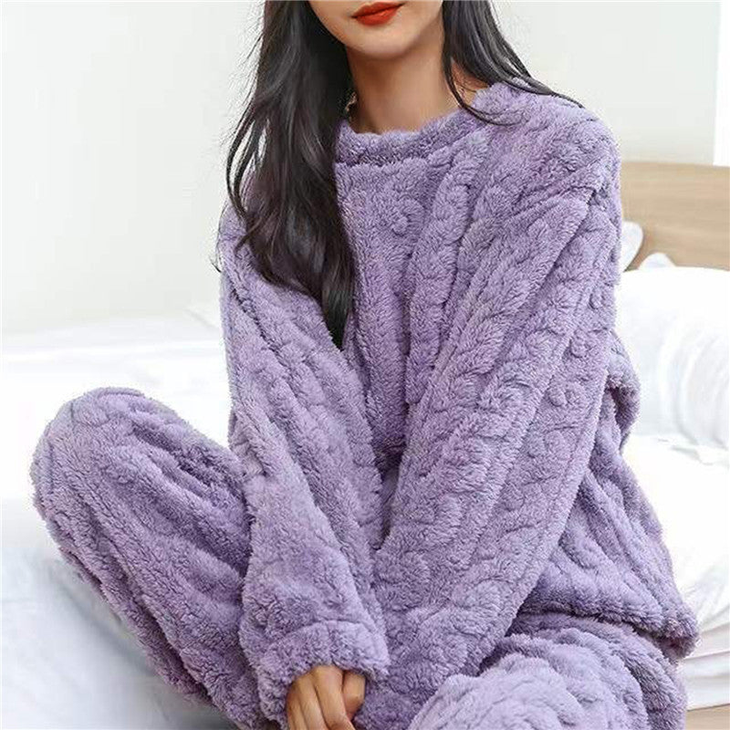 Comfortabele dames pyjamaset, ideaal als nachtkleding of als zacht huispak voor vrouwen.