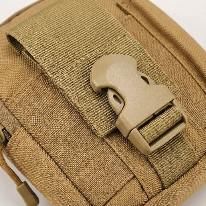 Unisex compact Molle etui met tactisch design. Perfecte opbergzak voor outdoor gear.
