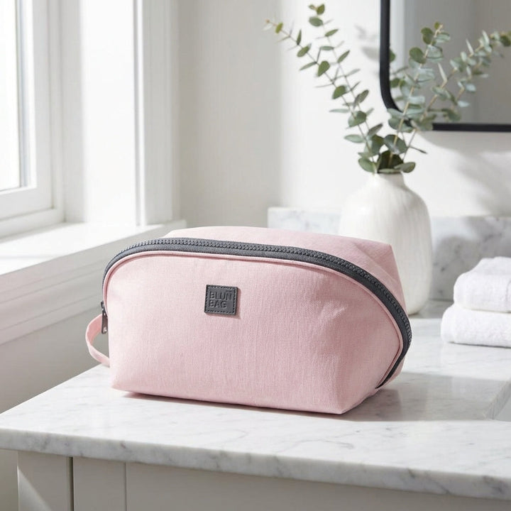 Compacte dames toilettas van Packify, ideaal voor georganiseerd reizen en het opbergen van cosmetica.