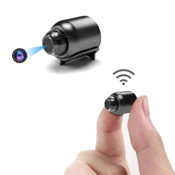 Mini WiFi beveiligingscamera met HD beeld en nachtzicht, ideaal voor discrete huisbewaking.