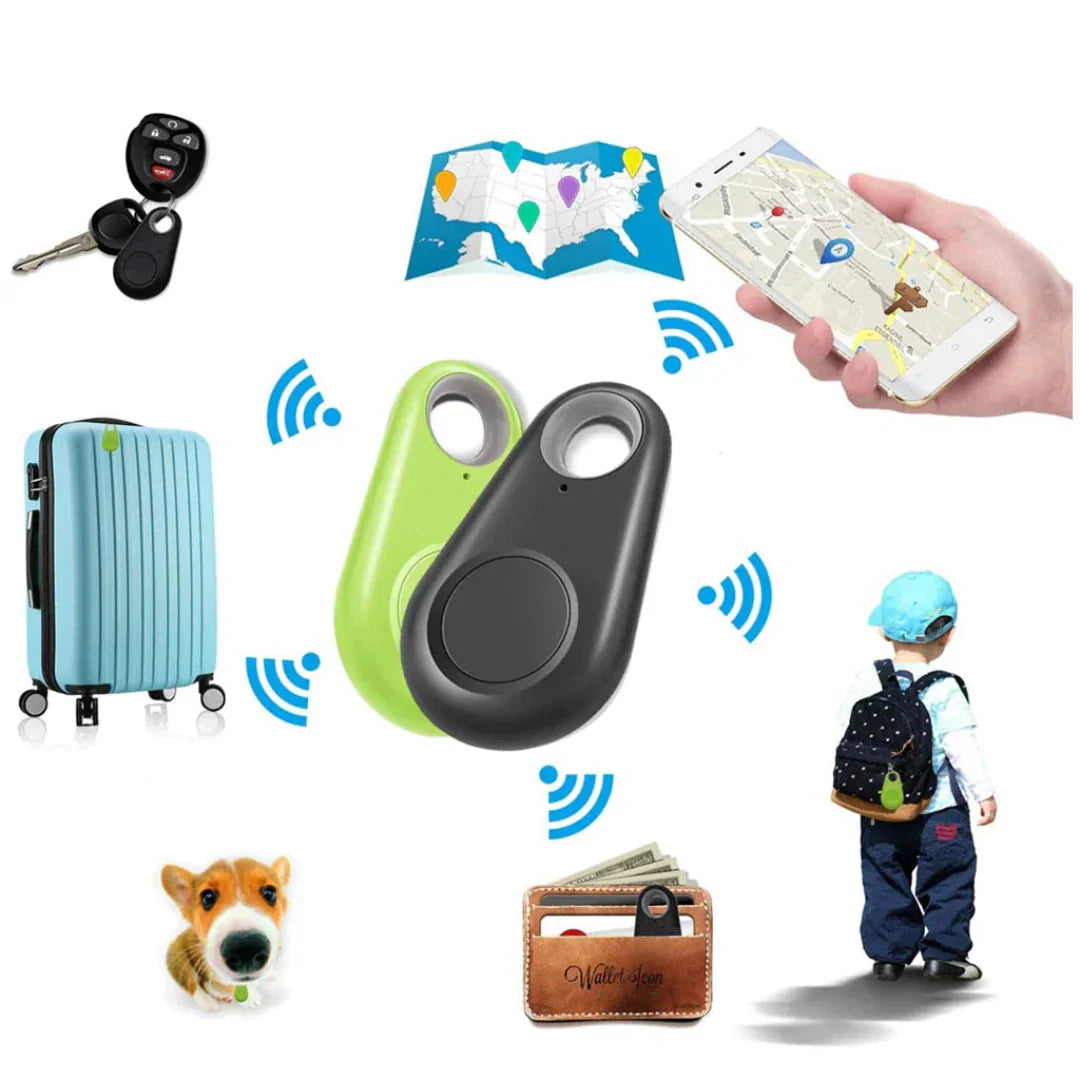 Kind met rugzak draagt onopvallende GPS tracker, voor ouderlijke gemoedsrust.