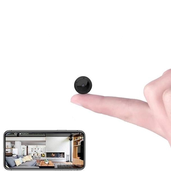 Compacte Mini WiFi beveiligingscamera met HD 1080p, nachtzicht en bewegingsdetectie voor thuisbeveiliging.