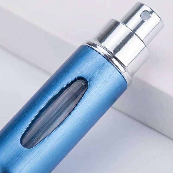 PocketMist navulbare parfumverstuiver; compact en handig voor je favoriete geur overal mee naartoe.