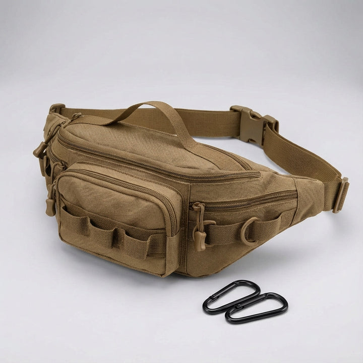 Persoon draagt tactische RangerPack heuptas, toont ergonomisch design en gemak voor outdoor activiteiten.