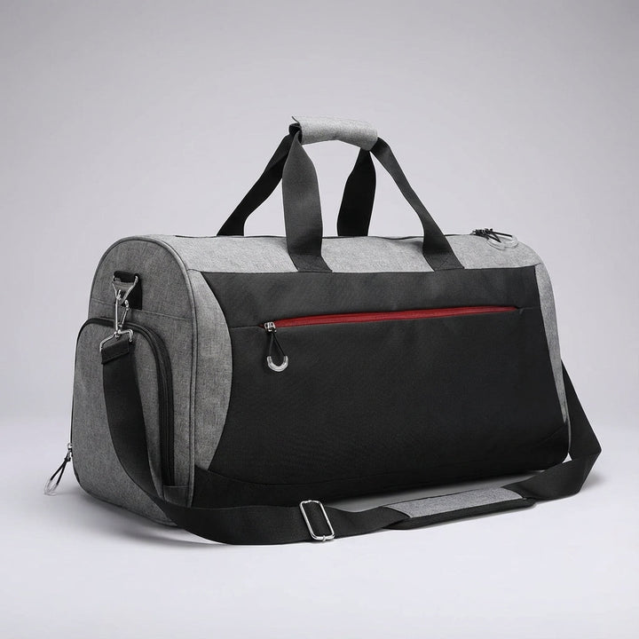 Veelzijdige 30 liter weekendtas van waterdichte oxford stof, ideaal voor reizen en sport met opbergvakken.
