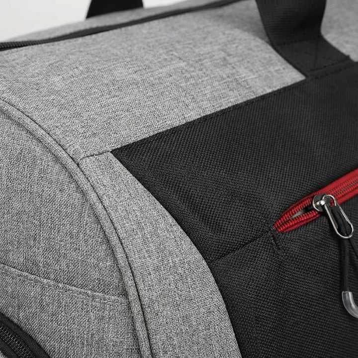 Compacte 30 liter sporttas/reistas. De TravelDry duffeltas is waterdicht, heeft opbergvakken en ademende compartimenten.