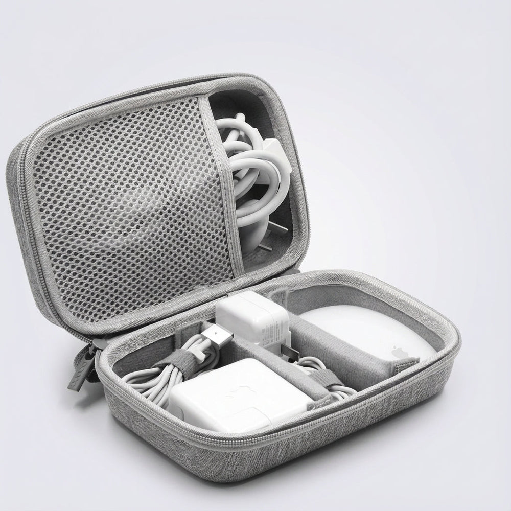 Handige compacte reisorganizer van Travellox, perfect voor het opbergen van gadgets, kabels en powerbanks onderweg.