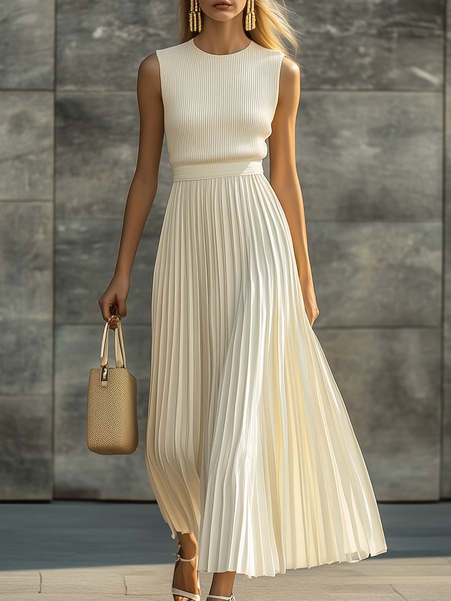 Elegante dames feestjurk: mouwloze maxi jurk met ronde hals en flatterende geplooide A-lijn rok in crème.