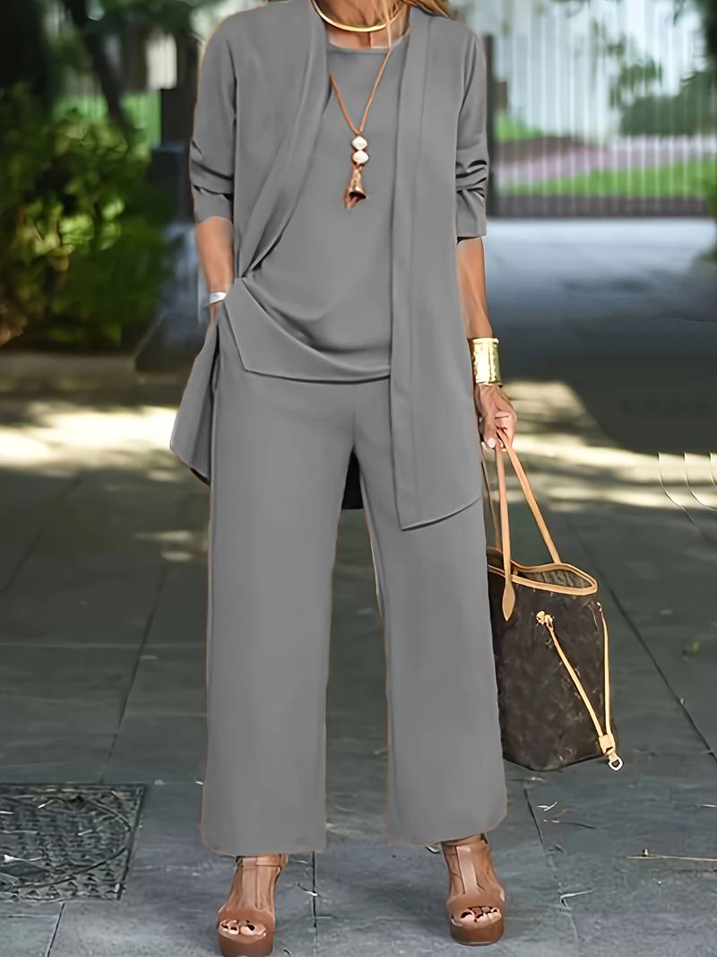 Stijlvolle dames vrijetijdsoutfit: 3-delige set met comfortabele cardigan, top en broek voor thuis of uit.